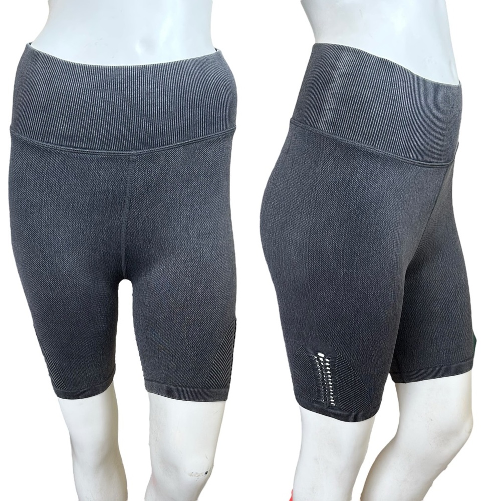 Offline Aerie Faded Gray Seamless Macrame 7” Inseam Hi Rise Biker Shorts Small